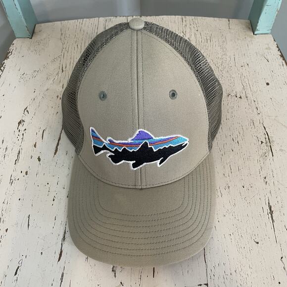 Patagonia Fitz Roy Trout Trucker Hat Cap Mesh Snap Back Tan Embroidered Fish - Picture 2 of 7